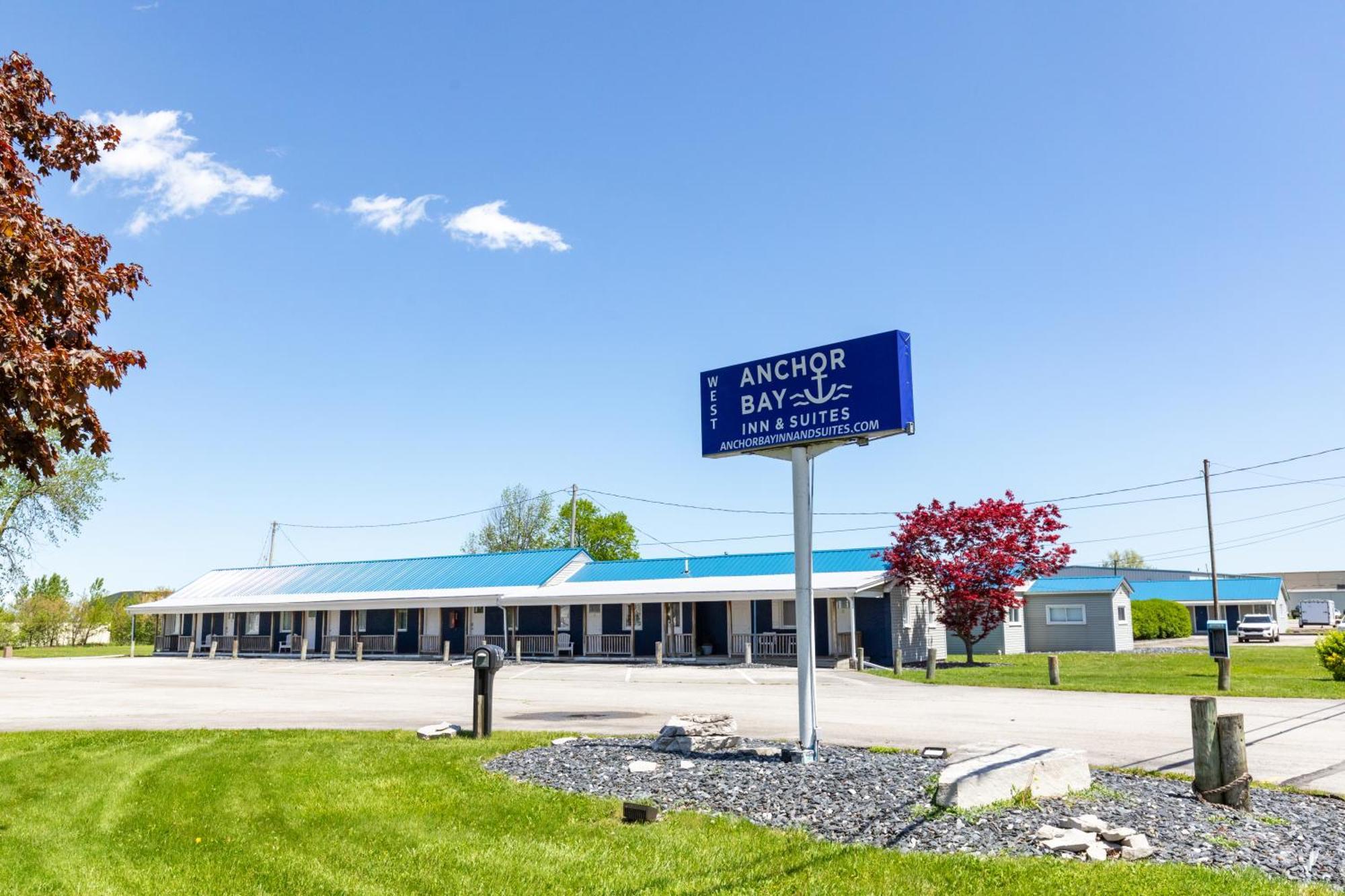 Anchor Bay Inn And Suites Sandusky Exterior photo